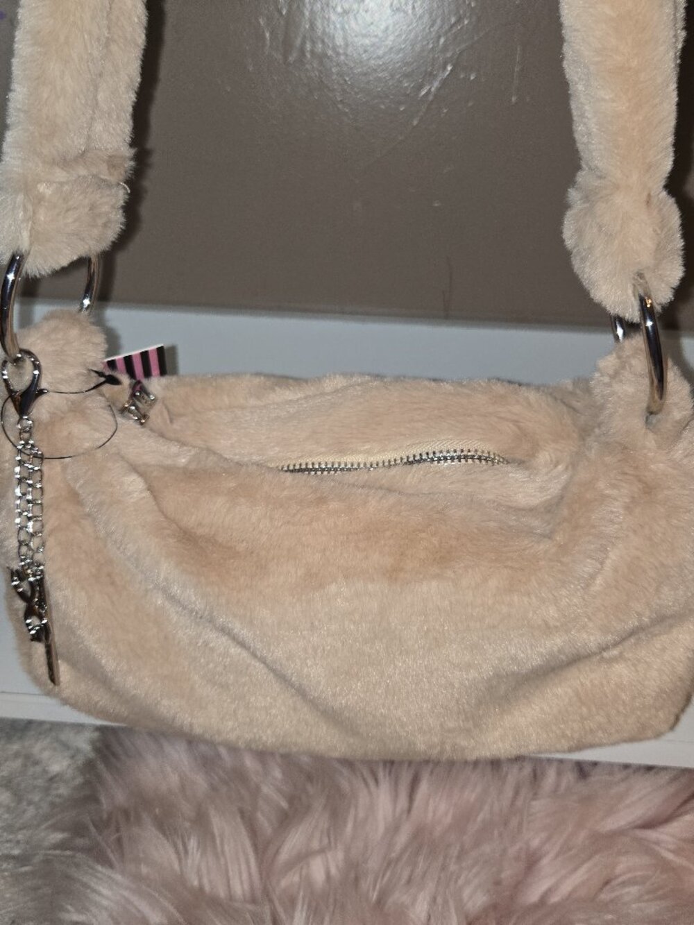 Gilda Paris, fur shoulder bag